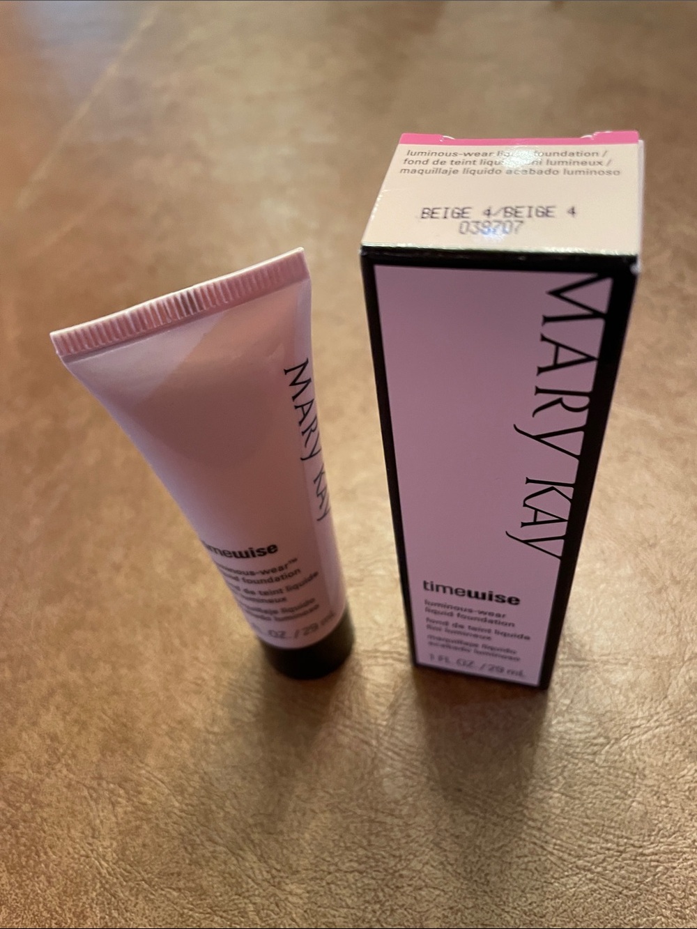 Mary Kay Discontinued Timewise Luminous Wear Liquid Foundation Beige 4 New